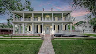 902 Richmond Pkwy, Richmond, TX 77469