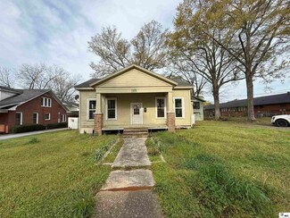 405 Academy St, Farmerville, LA 71241