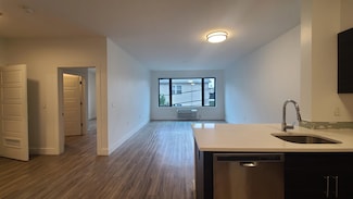 5711 Washington St Unit 202, West New York, NJ 07093
