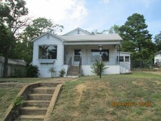 106 Oak St, Pocahontas, AR 72455