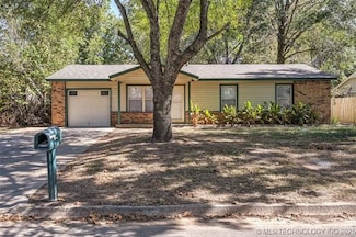 13657 S 285th East Ave, Coweta, OK 74429