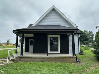 410 E 2nd St, Russellville, IN 46175