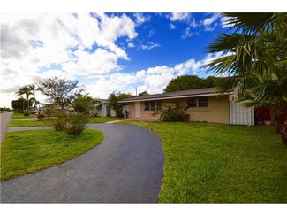 8381 NW 10th St, Pembroke Pines, FL 33024