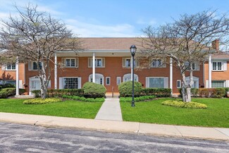 10 N Tower Rd, Oak Brook, IL 60523