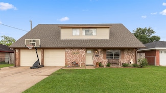 702 E Amherst Ln, Deer Park, TX 77536