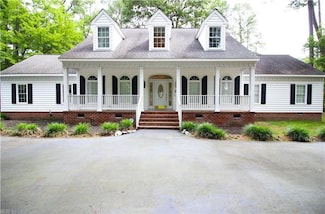 535 Piney Point Rd, Yorktown, VA 23692