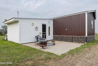 1713 22nd St NE, Emerado, ND 58228