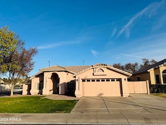 153 S Tiago Dr, Gilbert, AZ 85233