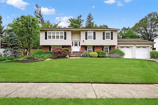 69 Oakland Place, Nanuet, NY 10954