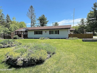 896 Pennsylvania 390, Greentown, PA 18426