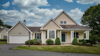 12 Braeburn Ln, Ashland, MA 01721