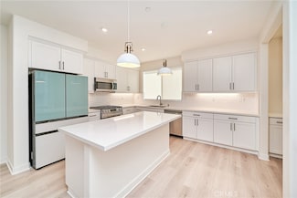 1818 E 1st St, Santa Ana, CA 92705
