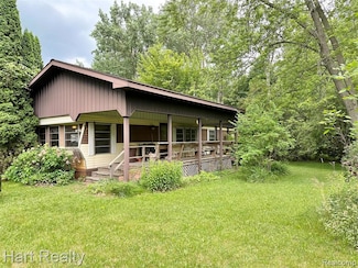 4833 Cottick Dr, Caseville, MI 48725
