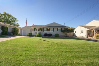 742 Dresden Dr, Hubbard, OH 44425