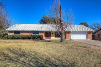 1441 College St, Sulphur Springs, TX 75482