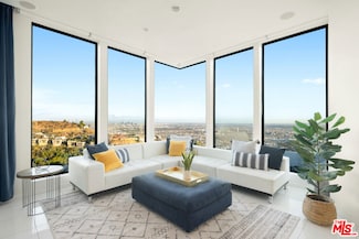 2231 Sunset Plaza Dr, Los Angeles, CA 90069