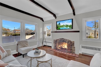 64 W Milton St, Freeport, NY 11520