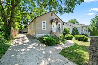 526 Algonquin St, Joliet, IL 60432