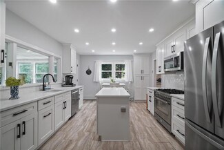 32 Gristmill Ln, Pawling, NY 12564