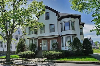 141 Brown St Unit 2F, Waltham, MA 02453