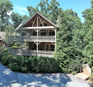 133 Cart Path, Cullowhee, NC 28723