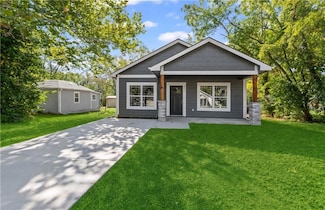 844 E 7th St, Ottawa, KS 66067