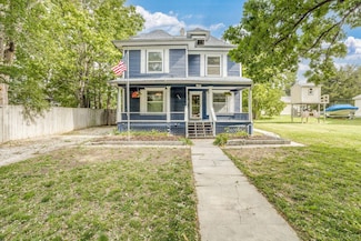 328 E 8th St, Newton, KS 67114
