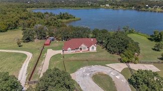 1701 W Lake Shore Dr, Alvarado, TX 76009