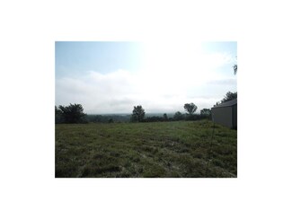 379th Crescent Hill Rd, Osawatomie, KS 66064