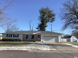 6404 N Greenmont Rd, Peoria, IL 61614