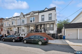 36 1/2 Hecker St, Newark, NJ 07103
