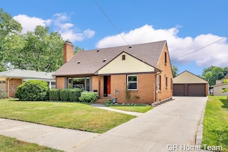 832 Van Buren Ave NW, Grand Rapids, MI 49504