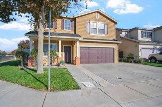 2303 Gallery Dr, Riverbank, CA 95367