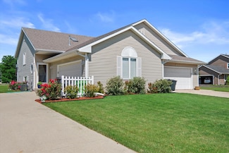 W194S8395 Summeridge Ct, Muskego, WI 53150