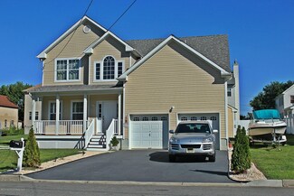 16 Naples Ave, Cliffwood, NJ 07721