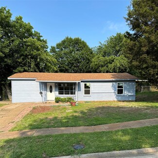 422 NW 22nd St, Grand Prairie, TX 75050