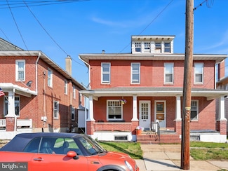21 E Locust St, Fleetwood, PA 19522