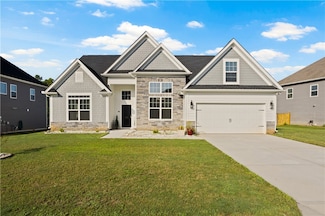 318 Carriage Hill Dr, Powdersville, SC 29642