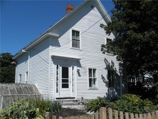 23 Mountain St, Vinalhaven, ME 04863