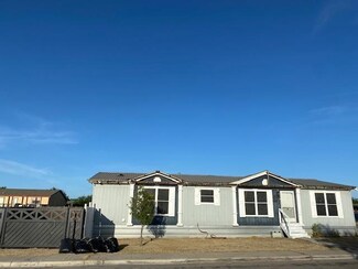 212 Richard Raymond Rd, Laredo, TX 78046