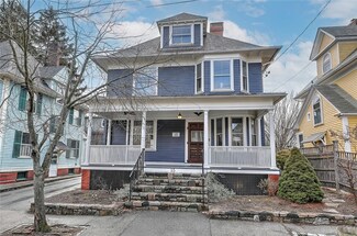 15 Adelphi Ave, Providence, RI 02906