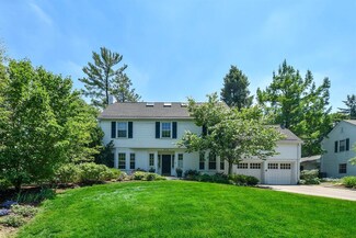 2122 Devonshire Rd, Ann Arbor, MI 48104