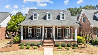 242 Courtyard Ln, Fayetteville, NC 28303
