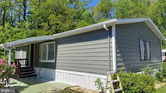 824 Leswood Ct, Dundalk, MD 21222