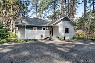 23 Park Ln, Copalis Beach, WA 98535