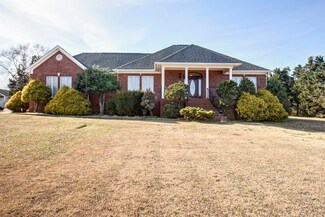 1811 Clayton Dr, Chattanooga, TN 37421