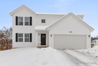 10840 Autumn Oak Dr, Lowell, MI 49331