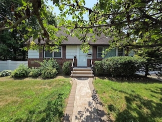 5 Denton Place, Farmingdale, NY 11735