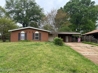 2072 Coral Hills Dr, Southaven, MS 38671