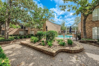 2121 Fountain View Dr Unit 22, Houston, TX 77057
